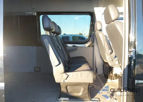 2015 Mercedes-Benz Sprinter 2500 High Roof z USA, uszkodzony, nr VIN WD4PE8DC3F5949059
